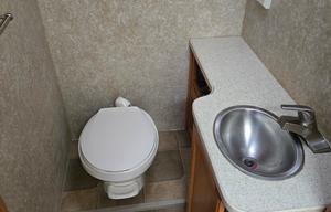 07 Four Winds 5000 - FULLY STOCKED & Pet Friendly!
