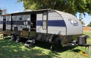 2021 Cherokee Grey Wolf (Sleeps 10)
