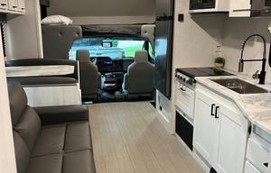 East to West Entrada 2600DS- Class C / Sleeps 6