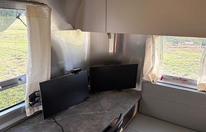 Airstream Glamping in Style/Remote OfficeStarlink