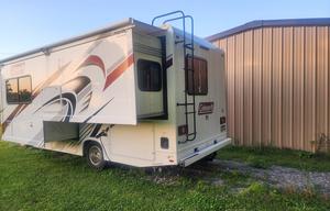 2022 Coleman Thor RV rental photo 27