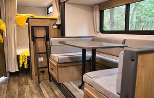 Sleeps Up to 10! Like New Inside & Out! (GWTX1816)