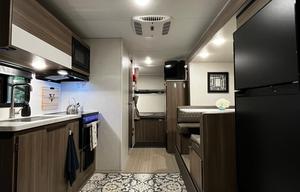 Komodo Kampers RV Rental-Sonic