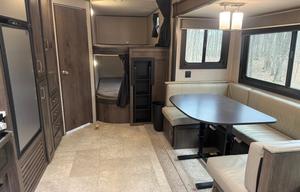Jayco JayFlight-Sleeps 8