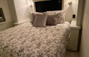 A La Vie (To Life) RV Rental