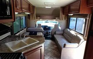 2014 Chateau 28A RV rental photo 7
