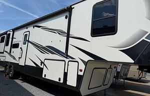 2021 Keystone RV Montana High Country 373RD RV rental photo 2