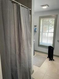 Bathroom2