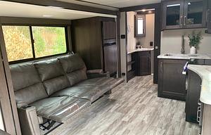 Camp in luxury! Sleeps 6 - 9