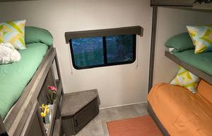 2021 30 ft Coachmen Apex Lite Trailer