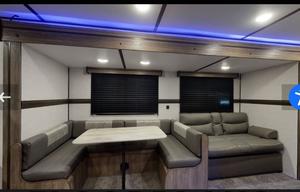 2021 CrossRoads RV Zinger Lite