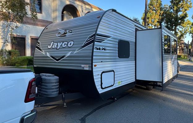 The Hendersons Jayco Jay Flight 261BHS
