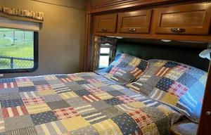 2017 Thor Motor Coach Chateau 29G HAL1830