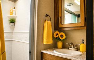 2 Bedroom/2 Bath w tub Luxury Fifth WheelGWTX 2797