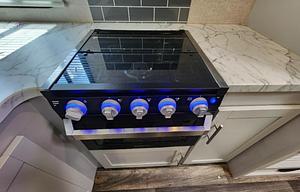"Shelly": 28ft Bunkhouse, Pets + Film OK, Delivery