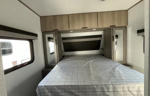 2025 Kodiak Ultra-Lite 241BHSL RV rental photo 6