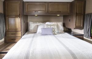 Pet Friendly 2018 Thor Motor Coach Four Winds 28A