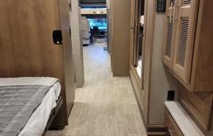 2022 Thor Motor Coach Miramar 37.1
