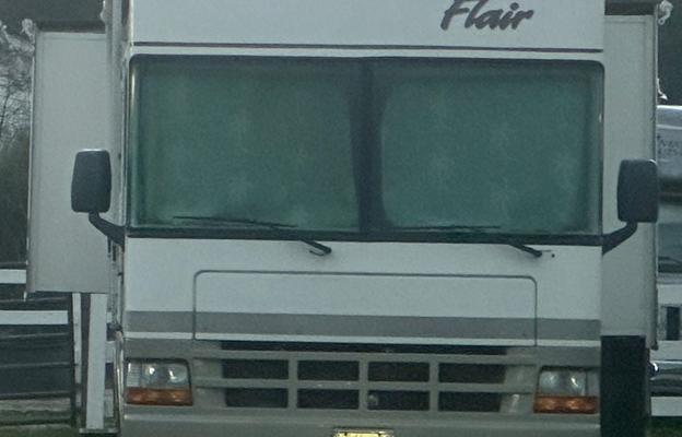 2003 Fleetwood Flair Class A