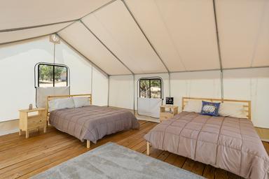 Two comfy queen beds