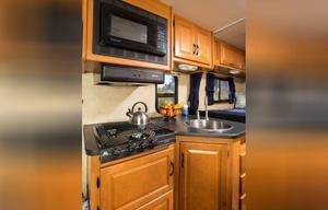 2016 Model, 23ft | Solar + Generator | Discounted!