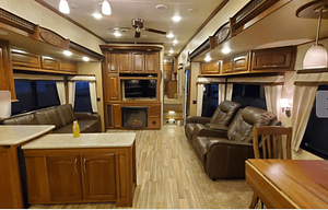 2016 Columbus Compass 340RKC RV rental photo 1