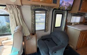 34’ Windsong RV – Low Miles, Sleeps 7