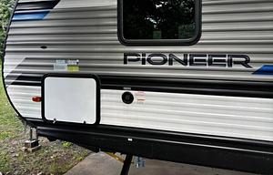 2022 Heartland Pioneer RD 210 RV rental photo 4