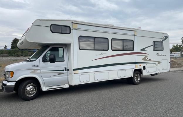 2003 Coachmen RV Leprechaun Premier 311FS Ford 450