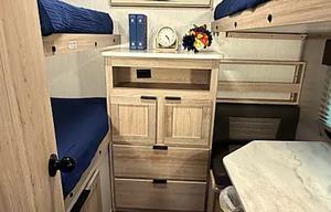 2022 Thor Shadow Cruiser- 2 Bedroom - Sleeps 10