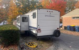 Family Friendly RV Sleeps 9!