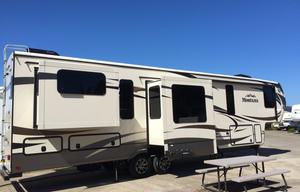 2015 Keystone Montana 3790RD (Delivery Available, w/ Generator, and Solar)