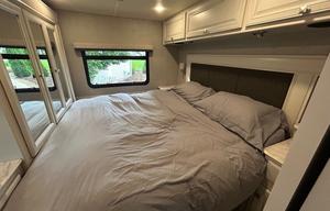 2021 Admiral 35R RV rental photo 10