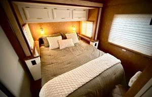 Alaska Adventure RV | Sleeps 6 | Easy Drive