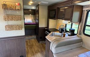 The Cheetah | Glamping on Wheels – Sleeps 6-8
