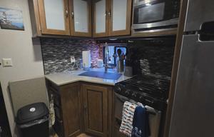 2018 Forest River RV Salem 27DBK RV rental photo 4