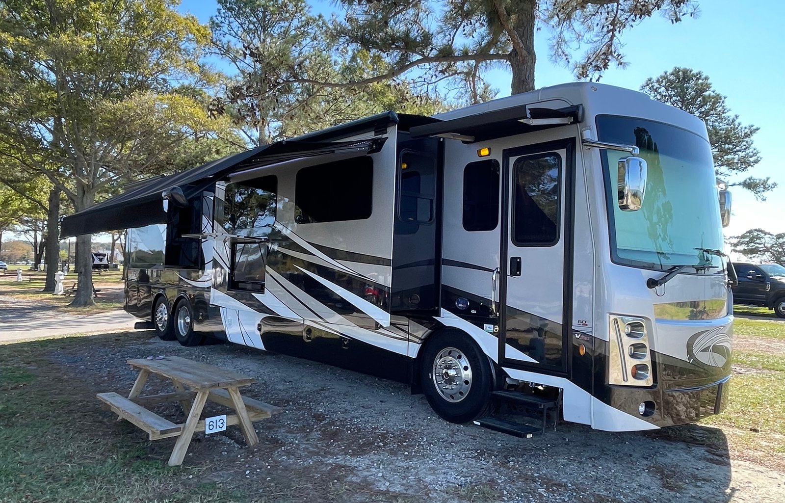 LUXURY RV