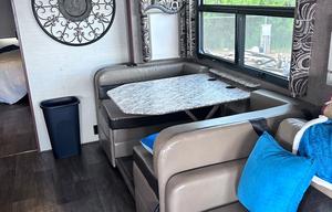 2017 Jayco Precept 36T RV rental photo 6