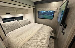 Clean&Comfortable 2023 Forest River Sunseeker LE