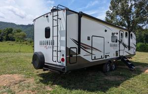 Rockwood Ultra Lite | Modern, Spacious and Cozy