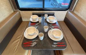 CHARLES - 2017 Winnebago Minnie Winnie 27Q