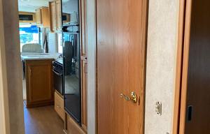 2005 Winnebago Brave 32 RV rental photo 3