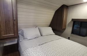 ♣Full size BUNKS♣Sleeps 6♣Private Queen master♣