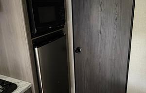 2024 Hideout Sport Single Axle 175BH RV rental photo 8