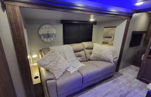 ♣Full size BUNKS♣Sleeps 6♣Private Queen master♣