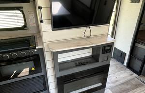Clean & Fully Stocked Travel Trailer