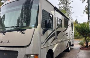 Windwaker - Eugene’s Roomy and Cozy Motorcoach