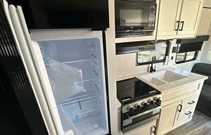 2024 Jayco Jay Flight SLX 260BH RV rental photo 4