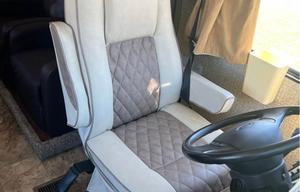 2016 Pursuit 33 BH RV rental photo 8