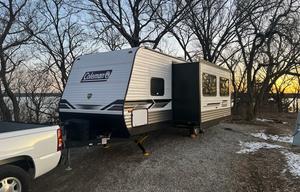 Spotless!  2022  RV Coleman Lantern Series 263BH